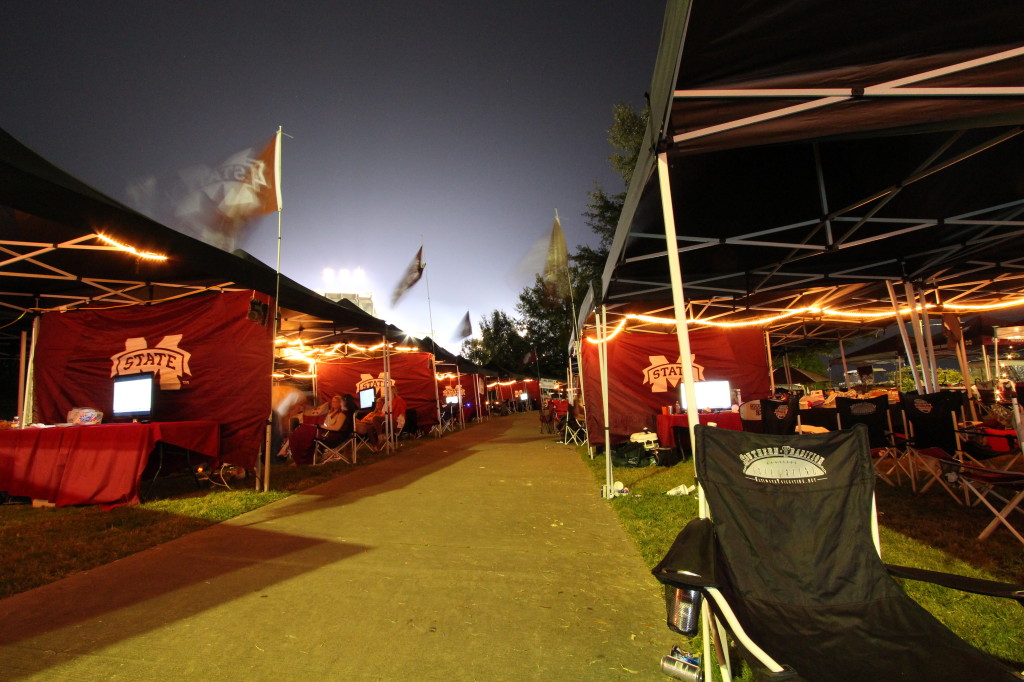 Mississippi State Premium Tailgating